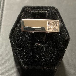 TOCARA Mathieu. DiAmi Stone set in stainless steel Thick linear band. Size 8